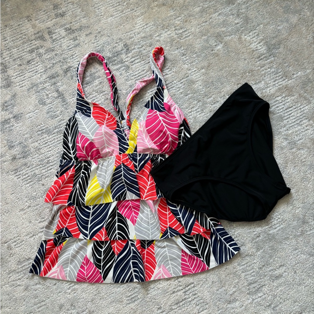 South Point 2 Piece Tropical Tankini Size M